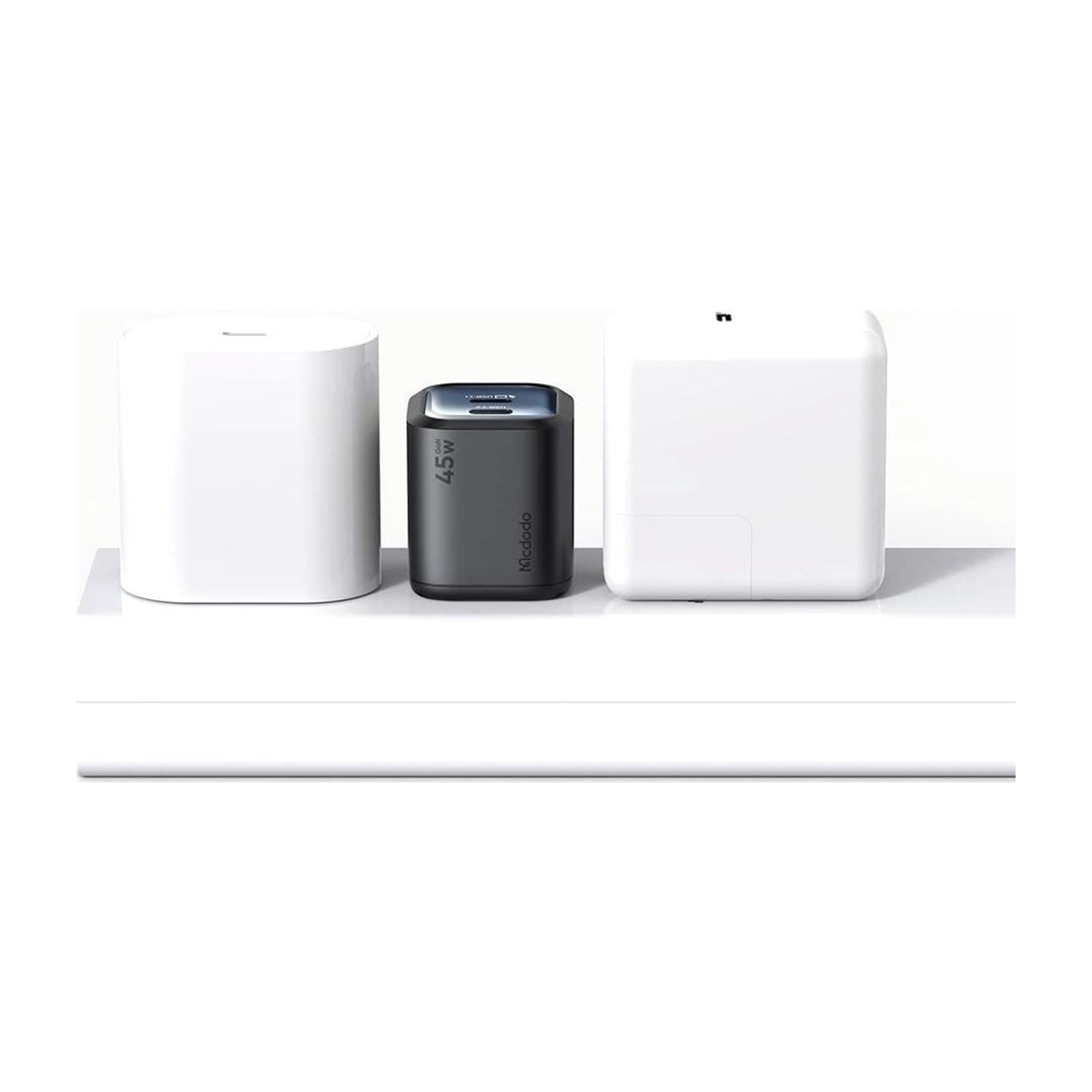 Mcdodo CH-102 GaN Charger 45 W, Dual USB-C, 38 mm Cube — alternate view